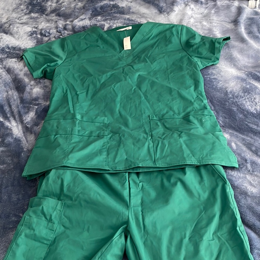 Amazon Scrubs never worn